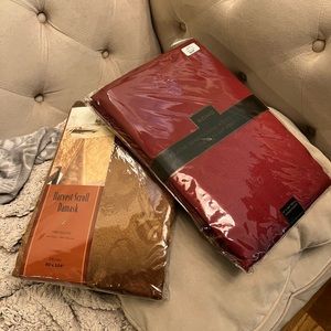 Soho and Harvest Roll table cloths